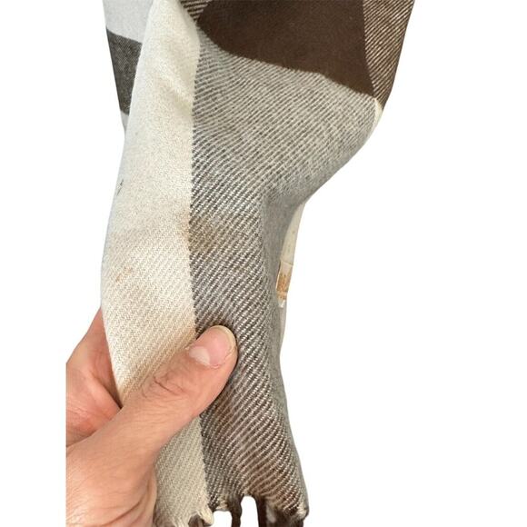 Pure Cashmere Brown Tan Fringed Scarf Made in England 66x12 - Picture 4 of 5